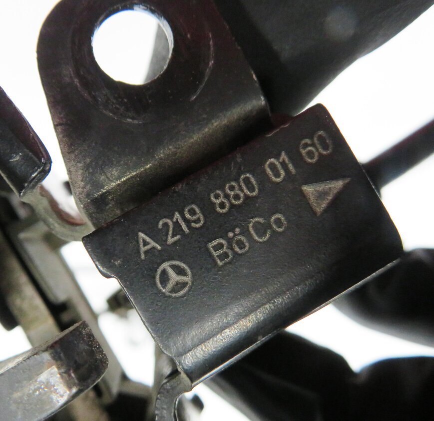 Thumbnail 7: 2009 MERCEDES BENZ GL550 (X164) FRONT LOWER HOOD LOCK LATCH SET-2 w/ CABLES