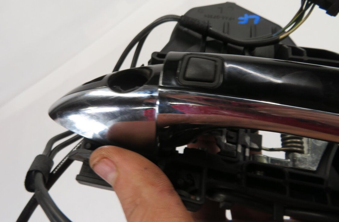 Thumbnail 7: 2009 MERCEDES BENZ GL550 (X164) LEFT DRIVER KEYLESS GO DOOR HANDLE (BLACK 040U)