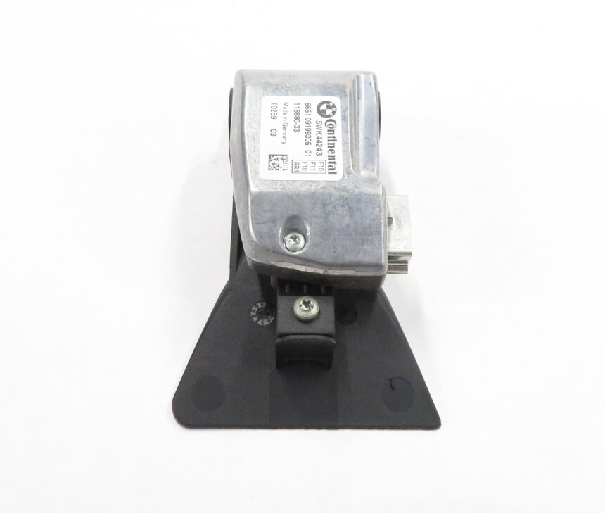 Thumbnail 5: 2011-2012 BMW 528i 535i 550i M5 (F10) FRONT LANE DEPARTURE WARNING CAMERA