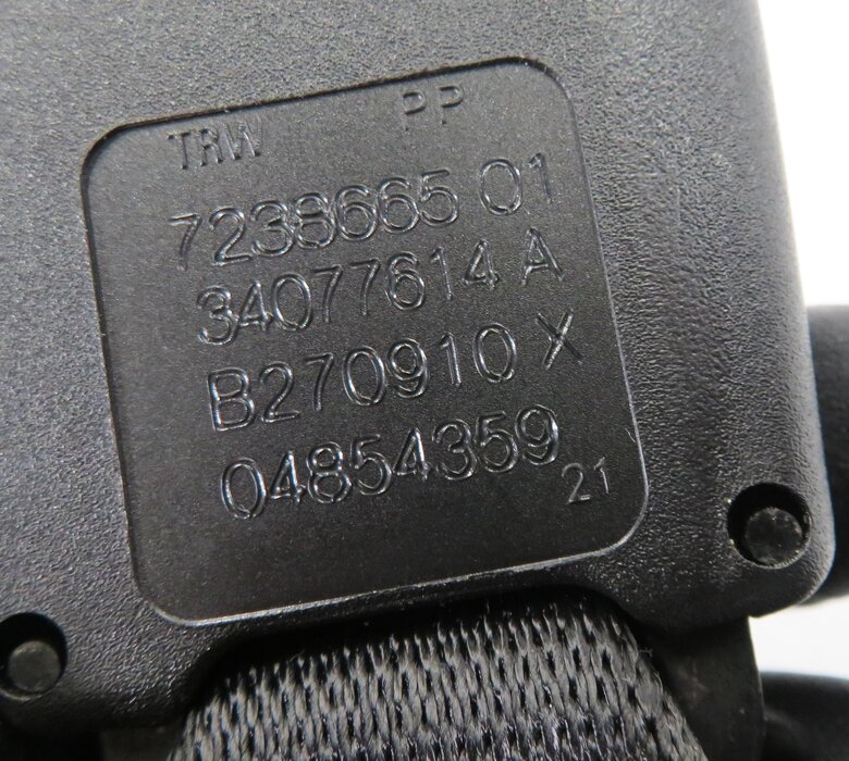 Thumbnail 6: 2011 BMW 550i (F10) REAR - LEFT / CENTER / RIGHT - SEATBELT RECEIVER SET (BLACK)