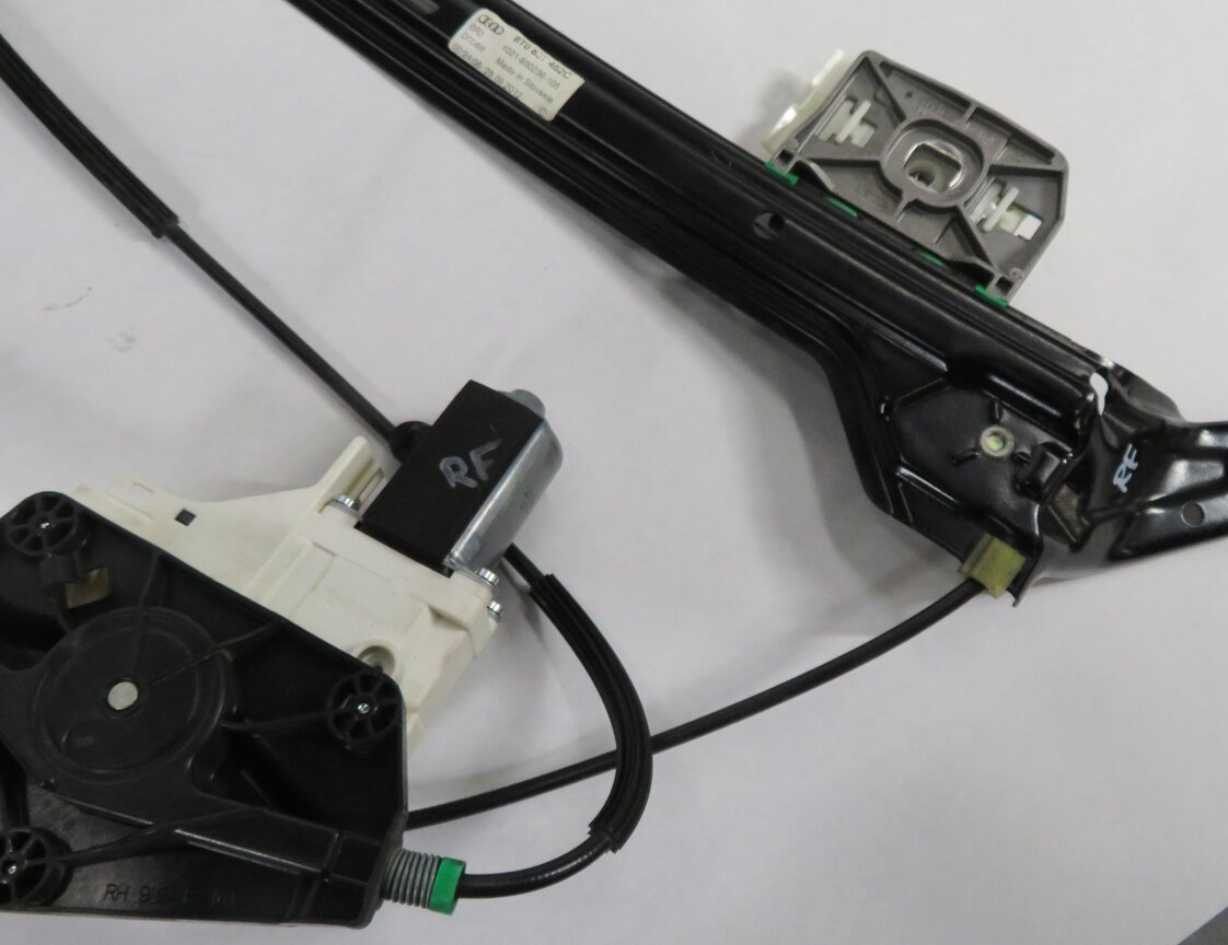 Thumbnail 8: 2013 AUDI S5 (B8 8T) COUPE - RIGHT PASSENGER DOOR POWER WINDOW REGULATOR & MOTOR