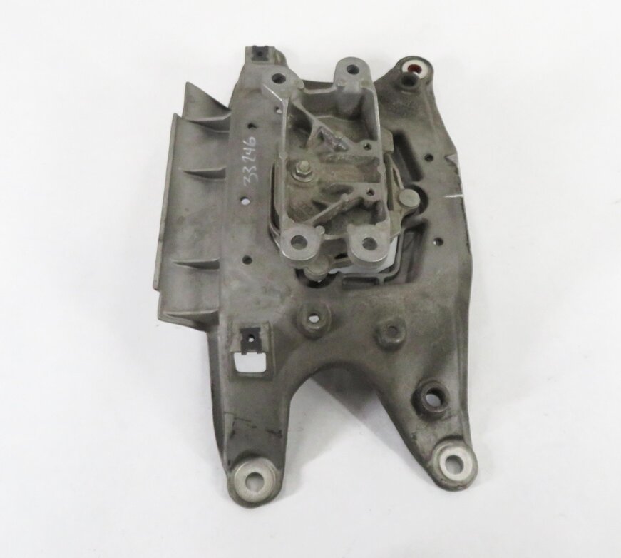 Thumbnail 3: 2013 AUDI S5 (B8 8T) 3.0L SUPERCHARGED ENGINE A/T TRANSMISSION MOUNT BRACKET