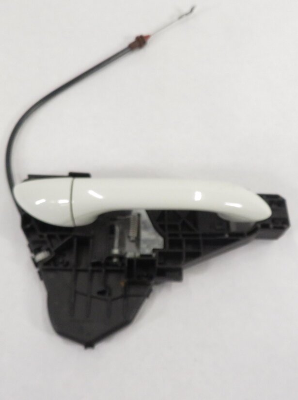 Thumbnail 2: 2009 MERCEDES BENZ ML320 (W164) RIGHT FRONT EXTERIOR DOOR HANDLE (CALCITE WHITE)