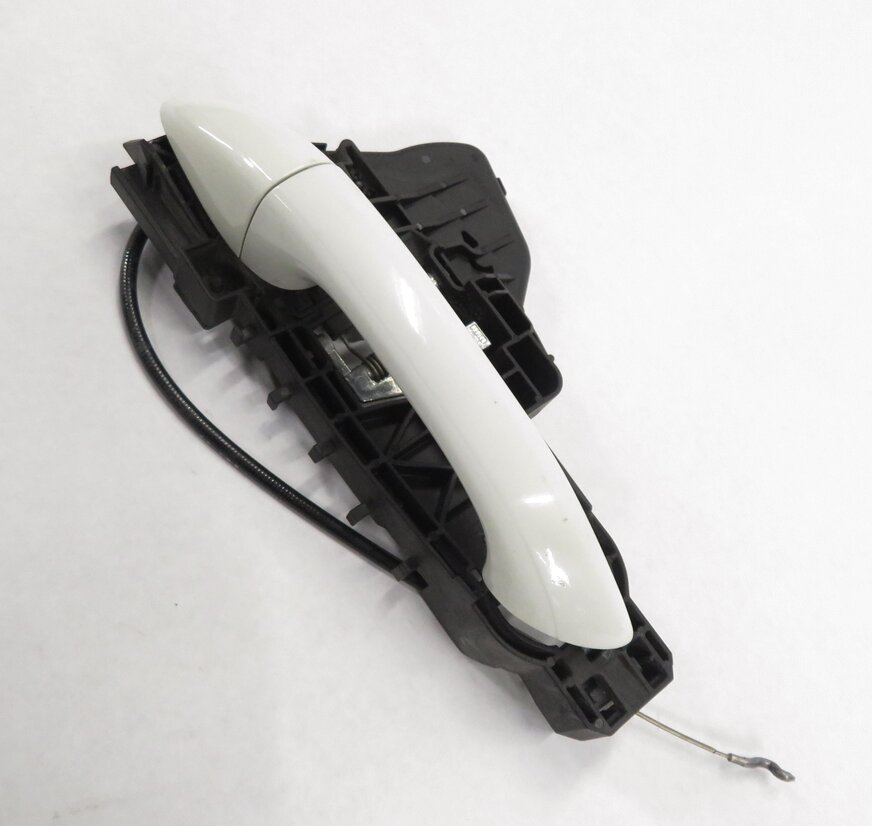 2009 MERCEDES BENZ ML320 (W164) LEFT REAR EXTERIOR DOOR HANDLE (CALCITE WHITE)