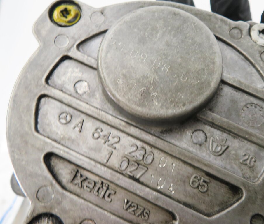Thumbnail 6: 08-13 MB E320 E350 GL320 GL350 ML320 ML350 R350 3.0L OM642 DIESEL VACUUM PUMP
