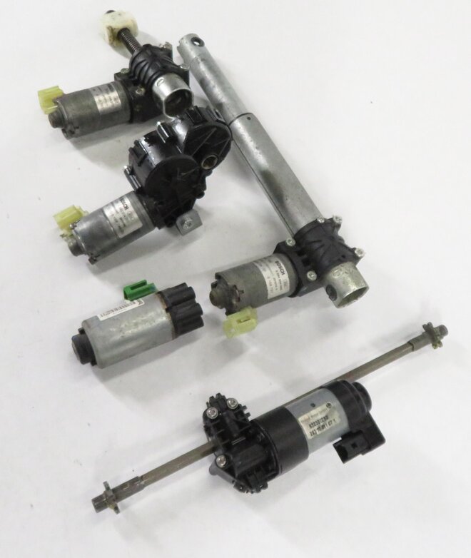 2011 BMW 535i (F10) LEFT FRONT DRIVER COMFORT SEAT MOTOR SET-5