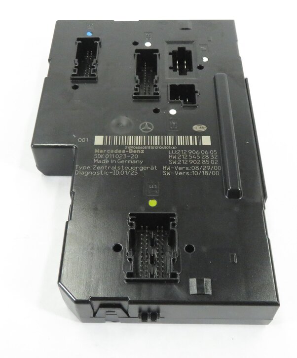 Thumbnail 2: 2011 MERCEDES BENZ E350 (W212) REAR SIGNAL ACQUISITION MODULE SAM
