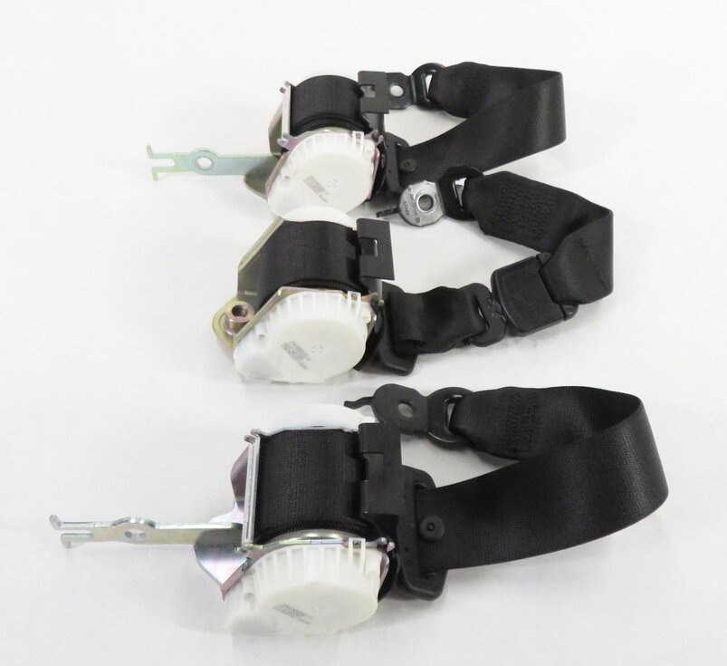 Thumbnail 3: 2011 BMW 535i (F10) REAR - LEFT / CENTER / RIGHT - SEATBELT RETRACTOR SET BLACK