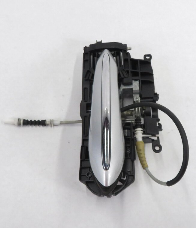 Thumbnail 3: 2011-2016 BMW 528i 535i 550i M5 (F10) RIGHT FRONT DOOR HANDLE w/ LIGHT (SILVER)