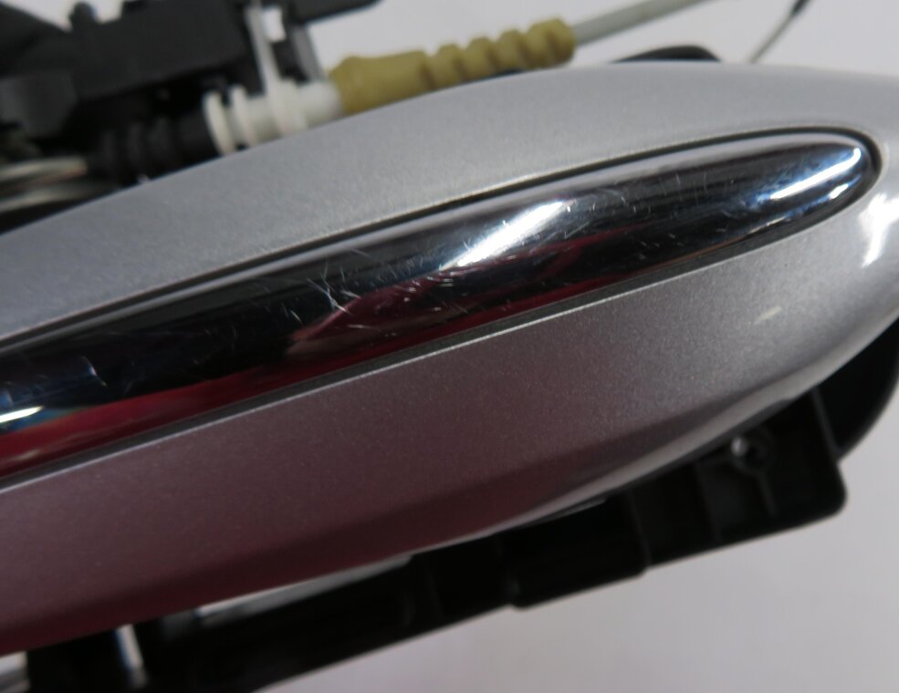 Thumbnail 7: 2011-2016 BMW 528i 535i 550i M5 (F10) RIGHT FRONT DOOR HANDLE w/ LIGHT (SILVER)