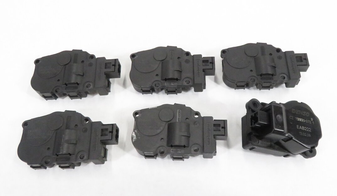 Thumbnail 2: 2009 BMW Z4 (E89) HVAC HEATER A/C AIR BOX BLEND DOOR SERVO ACTUATOR MOTOR SET-6