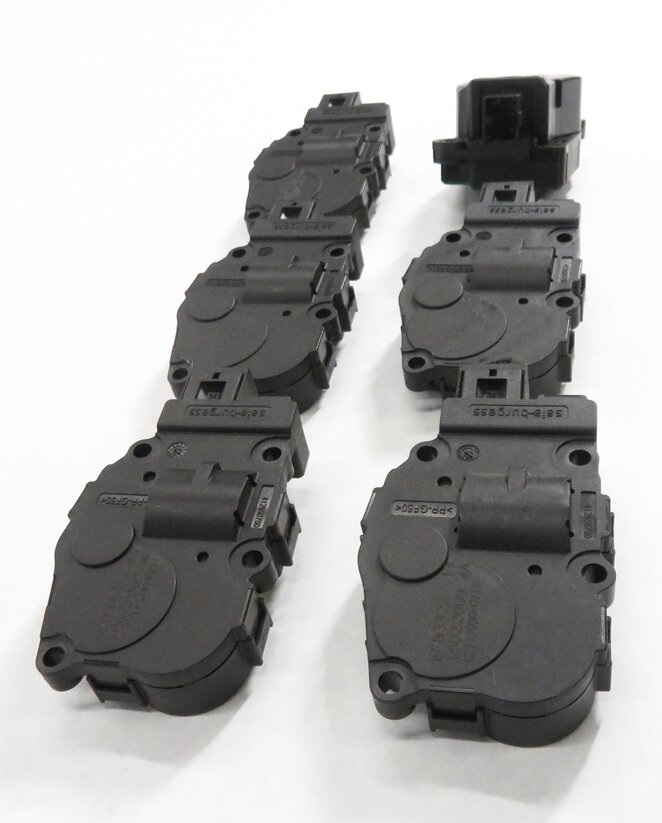 Thumbnail 4: 2009 BMW Z4 (E89) HVAC HEATER A/C AIR BOX BLEND DOOR SERVO ACTUATOR MOTOR SET-6