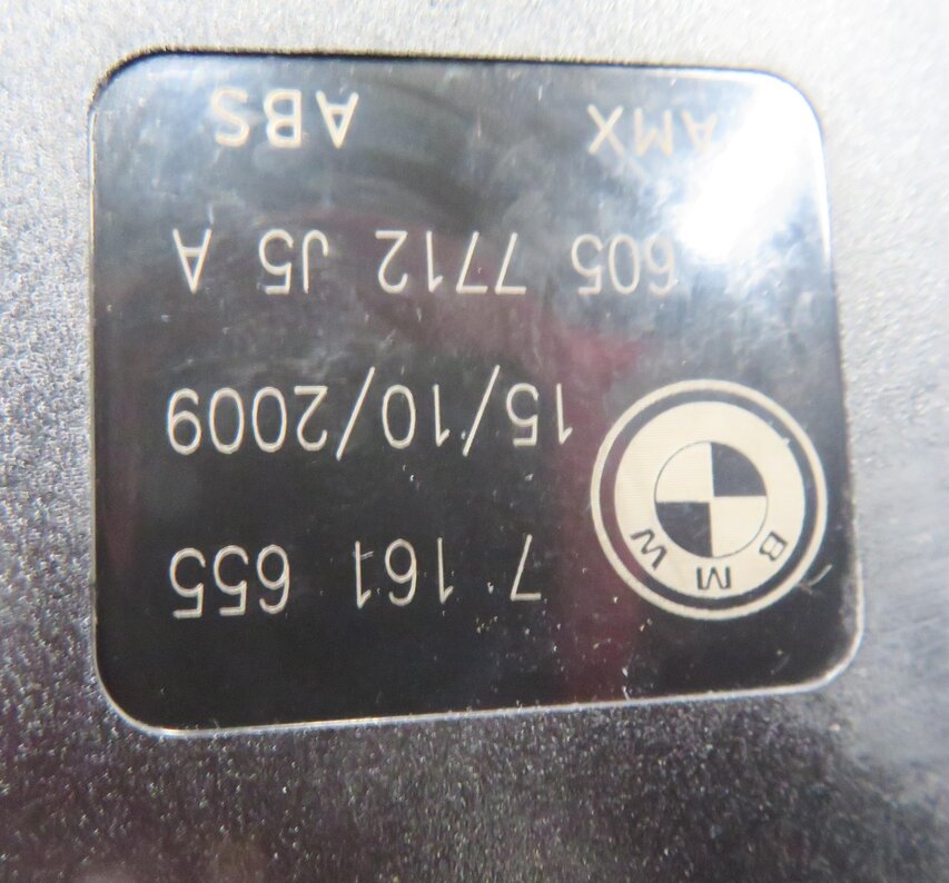 Thumbnail 5: 2010 BMW X5 (E70) REAR 3rd THIRD ROW SEAT - SEATBELT BUCKLE RECEIVER SET