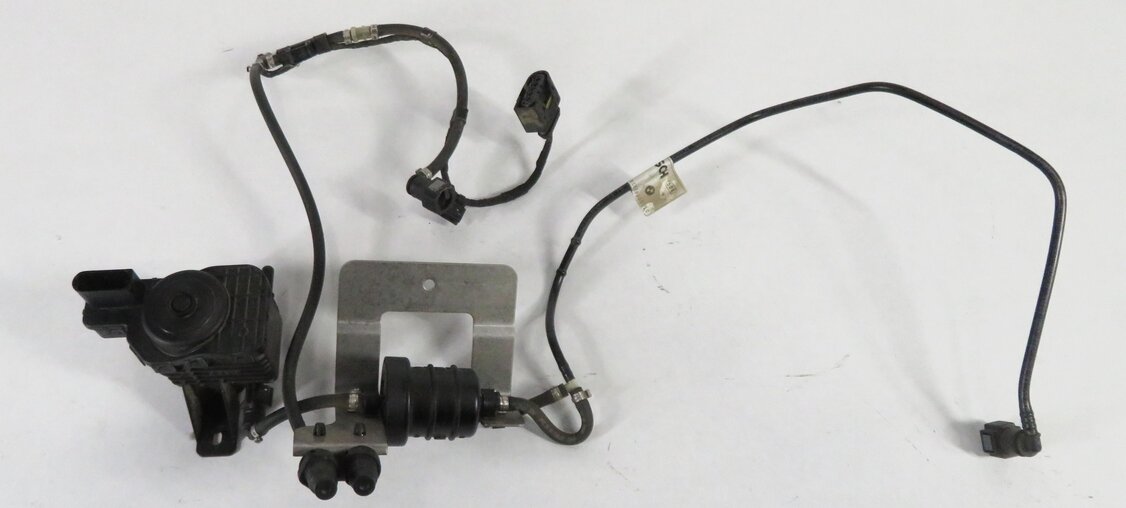 Thumbnail 4: 2010 BMW X5 (E70) 3.0L M57Y DIESEL ENGINE - DIESEL EMISSION FLUID TRANSFER PUMP