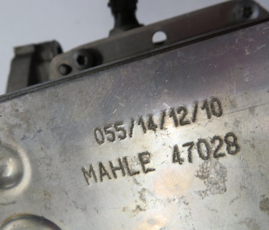 Thumbnail 6: 2011 BMW X5 (E70) 3.0L M57Y TURBO DIESEL ENGINE MOTOR OIL FLUID FILTER HOUSING