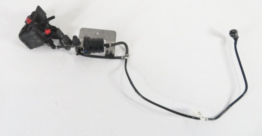 Thumbnail 2: 2011 BMW X5 (E70) 3.0L M57Y ENGINE DEF DIESEL EMISSION FLUID TRANSFER PUMP