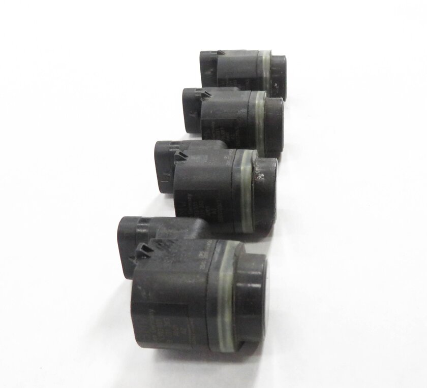 Thumbnail 4: 2011 BMW 750i (F01) REAR PDC PARK DISTANCE SENSOR SET-4 w/ HARNESS (BLACK 416)