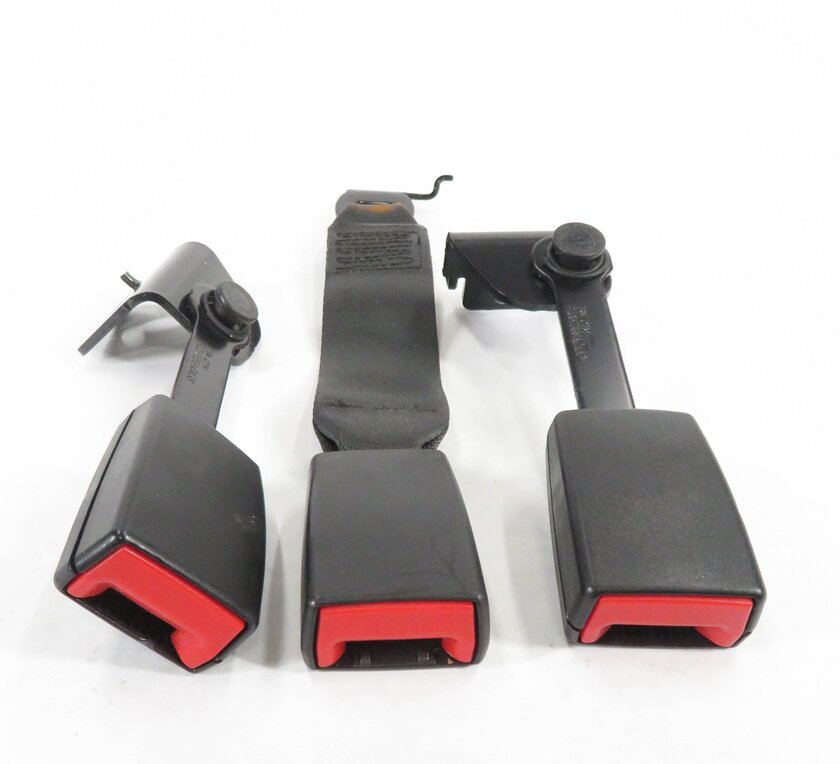 Thumbnail 2: 2011 BMW 750i (F01) REAR SEAT SEATBELT BUCKLE RECEIVER SET-3 (BLACK)