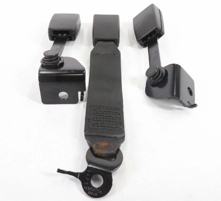 Thumbnail 4: 2011 BMW 750i (F01) REAR SEAT SEATBELT BUCKLE RECEIVER SET-3 (BLACK)