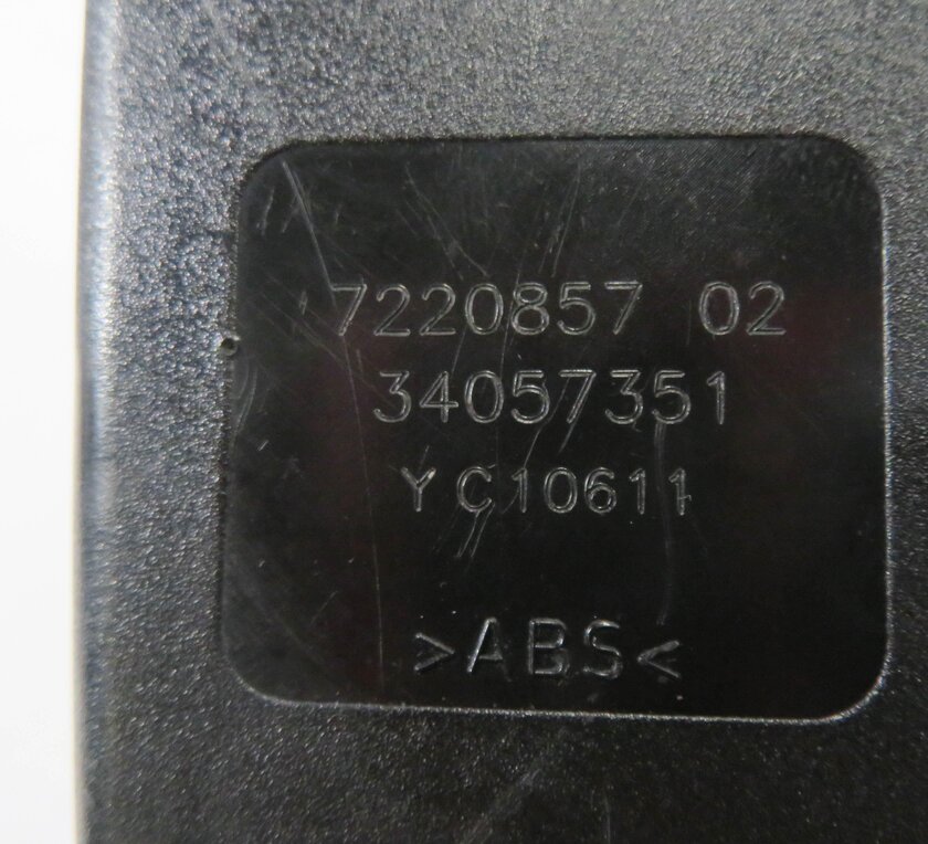 Thumbnail 7: 2011 BMW 750i (F01) REAR SEAT SEATBELT BUCKLE RECEIVER SET-3 (BLACK)