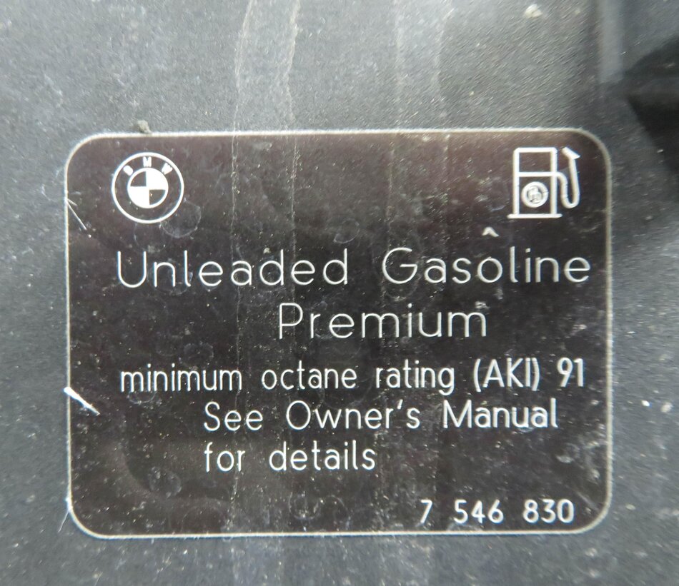 Thumbnail 7: 09-15 BMW 740Li 750Li 760Li B7 LWB (F02) FUEL TANK FILLER DOOR TRIM (BLACK)