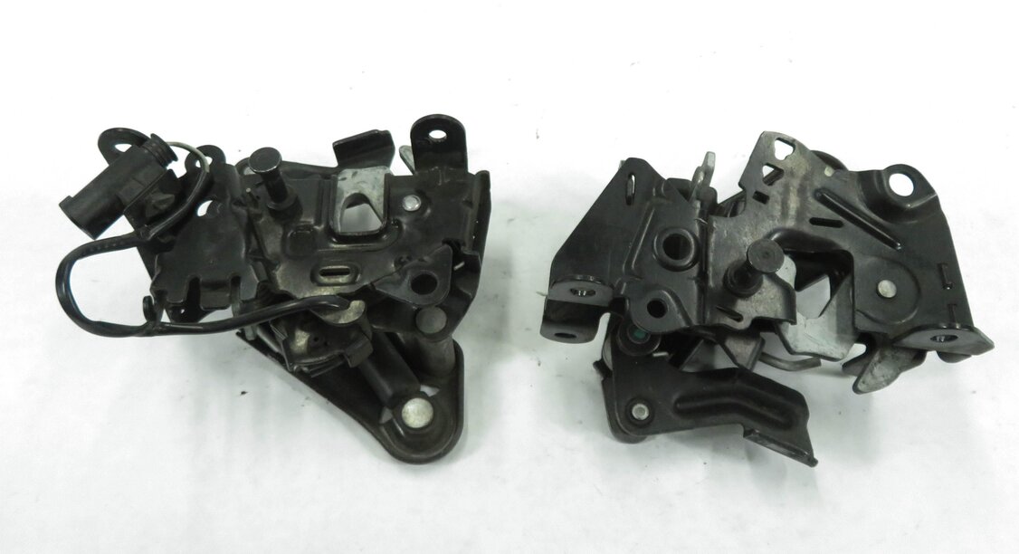 Thumbnail 4: 2011 BMW 750i (F01) FRONT LEFT & RIGHT LOWER HOOD LOCK LATCH SET-2