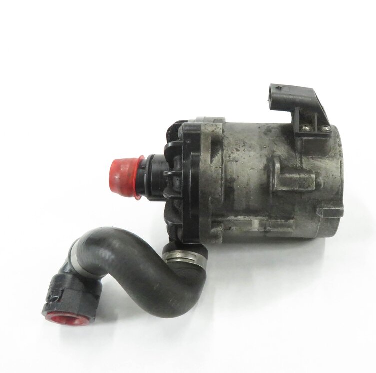 Thumbnail 2: 2011 BMW 750i (F01) 4.4L N63 TWIN TURBO - AUXILIARY ELECTRIC WATER COOLANT PUMP