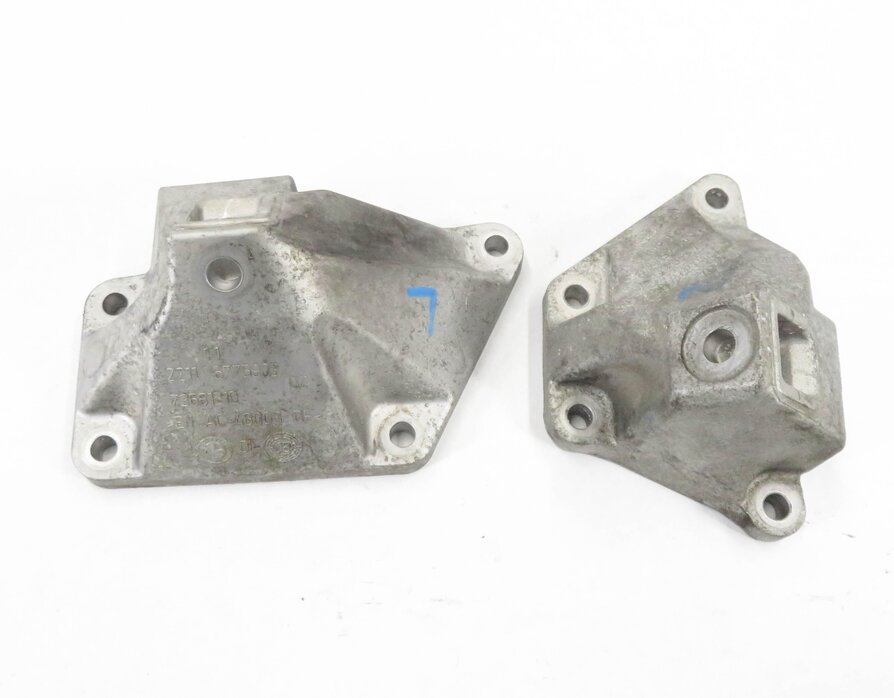 Thumbnail 4: 2011 BMW 750i (F01) 4.4L N63 TWIN TURBO MOTOR - LEFT & RIGHT ENGINE BRACKET SET