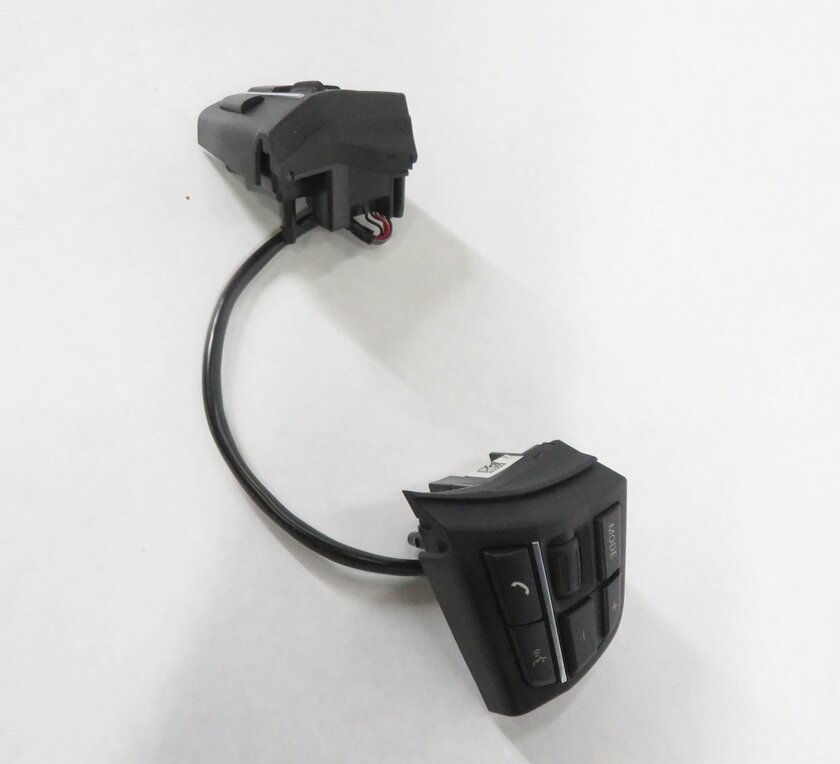 2011 BMW 750i (F01) RADIO PHONE CRUISE CONTROL STEERING SWITCH SET-2