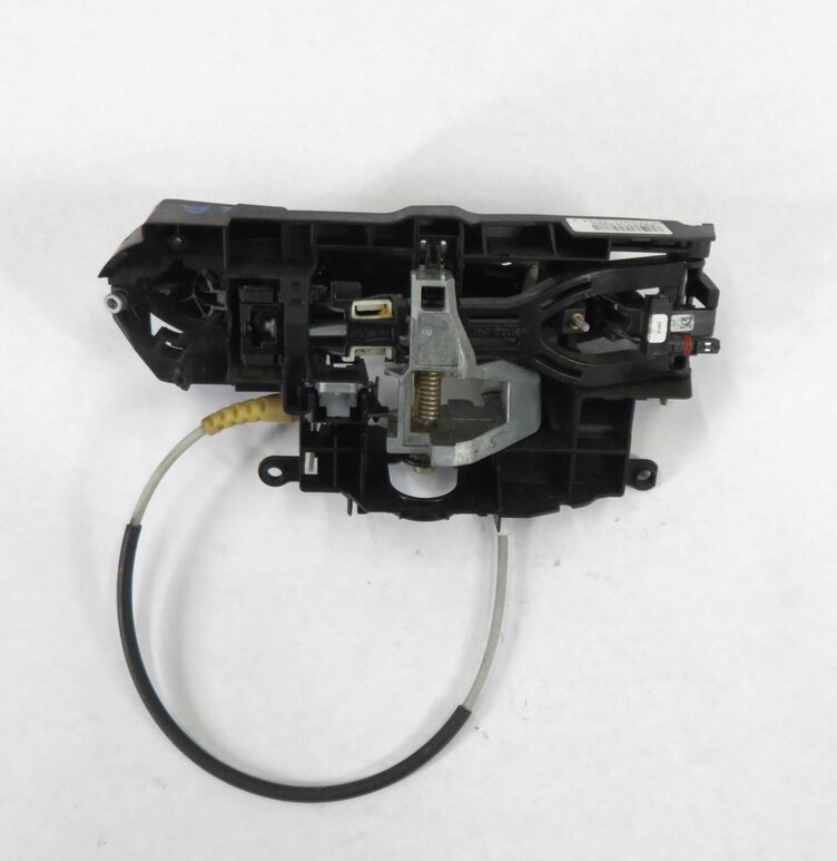 Thumbnail 5: 2011-2016 BMW 528i 535i 550i M5 (F10) LEFT REAR DOOR HANDLE w/ LIGHT (BLACK 475)