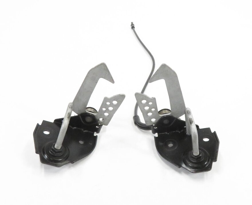 Thumbnail 2: 2012 BMW 528i (F10) FRONT LEFT & RIGHT UPPER HOOD LOCK LATCH SET-2