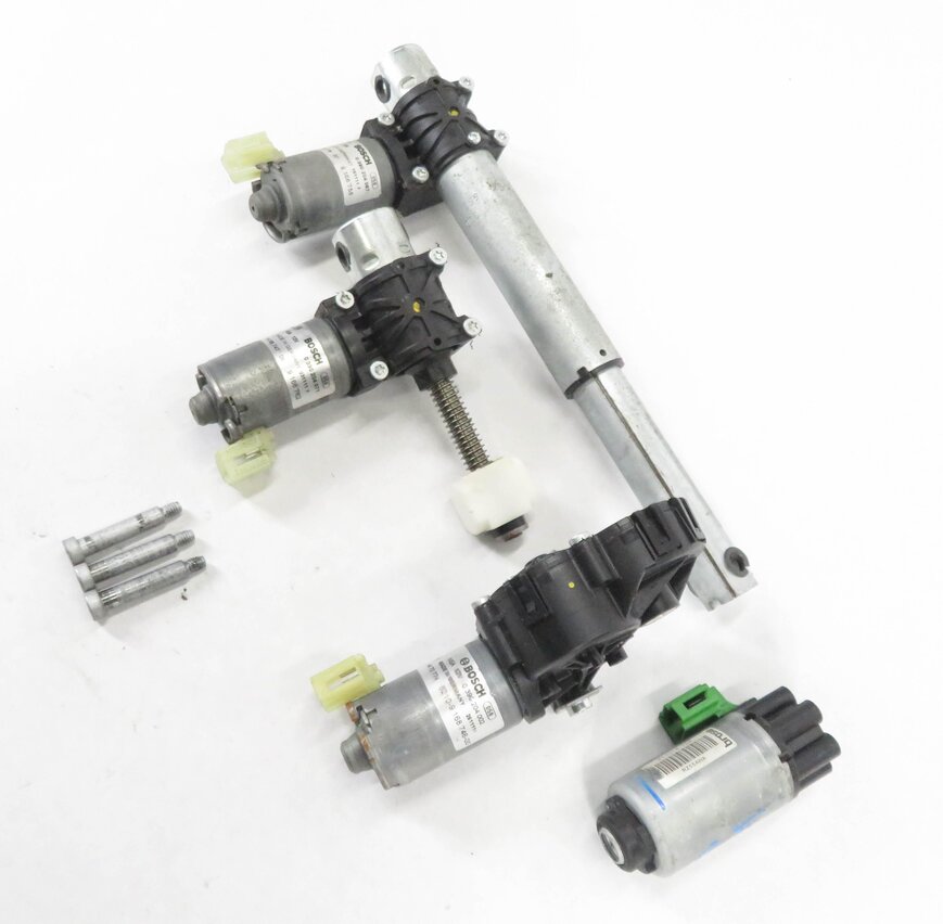 Thumbnail 1: 2012 BMW 528i (F10) RIGHT FRONT PASSENGER POWER SEAT MOTOR SET-4