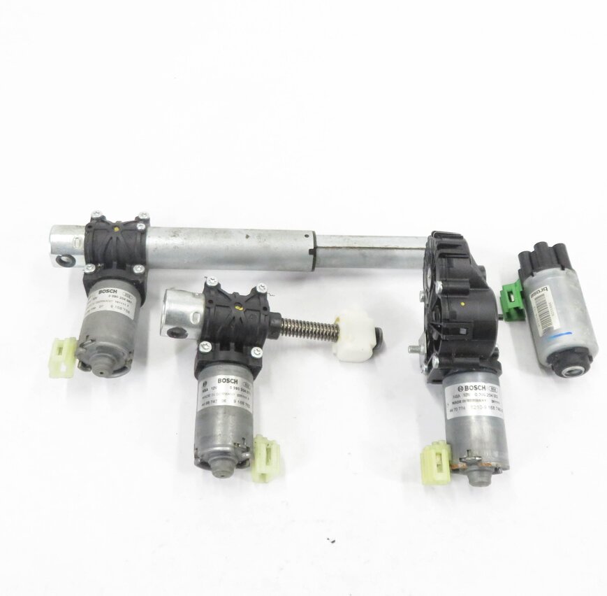 Thumbnail 2: 2012 BMW 528i (F10) RIGHT FRONT PASSENGER POWER SEAT MOTOR SET-4