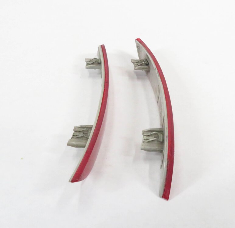 Thumbnail 3: 2012 BMW 528i (F10) REAR - LEFT & RIGHT BUMPER MARKER REFLECTOR SET-2