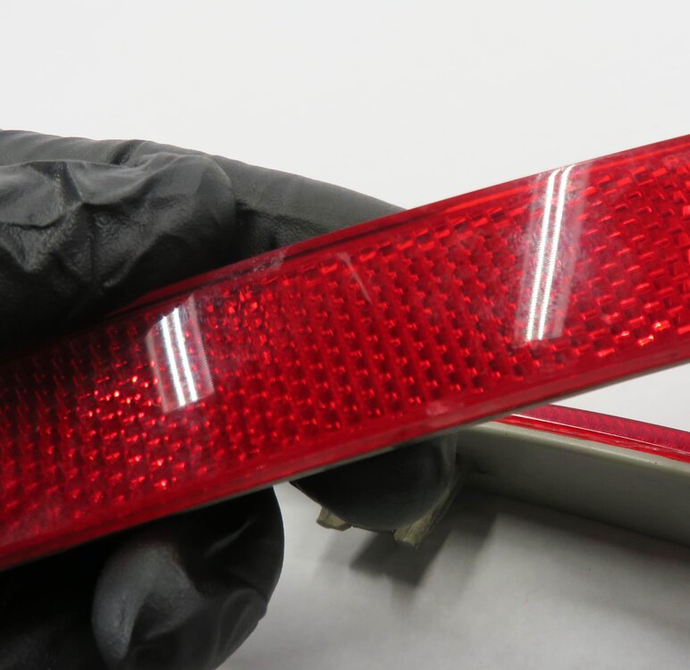 Thumbnail 8: 2012 BMW 528i (F10) REAR - LEFT & RIGHT BUMPER MARKER REFLECTOR SET-2