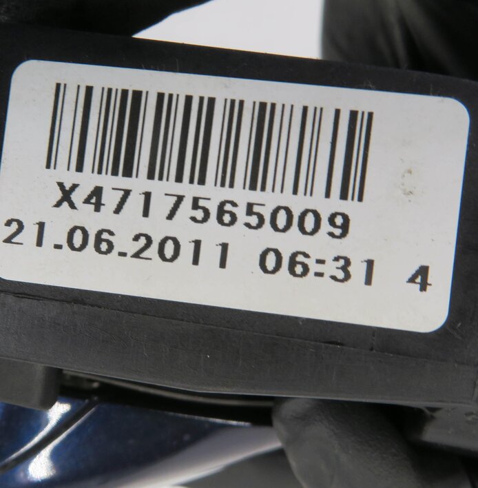 Thumbnail 6: 2011-2016 BMW 528i 535i 550i M5 (F10) RIGHT REAR DOOR HANDLE w/ LIGHT (BLUE A89)