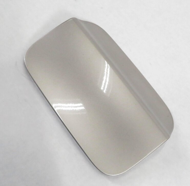 2011 BMW ACTIVE HYBRID 7 (F04) FUEL TANK DOOR COVER TRIM (CASHMERE SILVER A72)