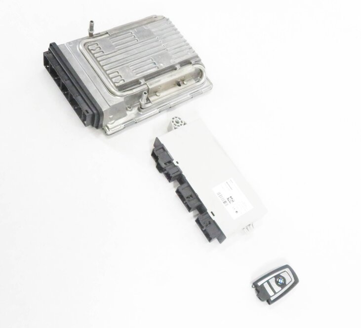 Thumbnail 1: 11-12 BMW ACTIVE HYBRID 7 - 4.4L ECM DME MSD85.4 IGNITION IMMOBILIZER MODULE SET
