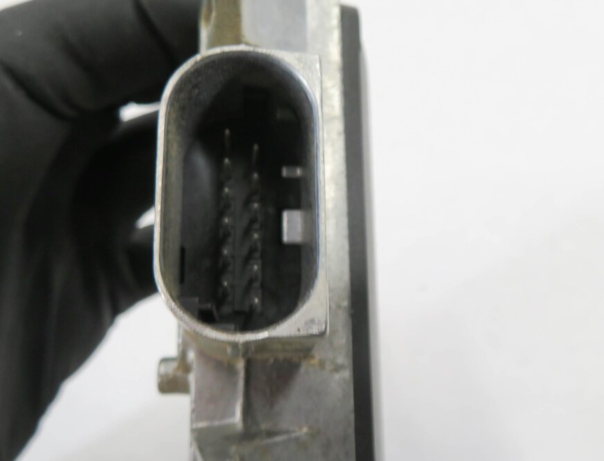 Thumbnail 6: 2011 BMW ACTIVE HYBRID 7 (F04) RIGHT REAR LANE CHANGE DEPARTURE MODULE (MASTER)