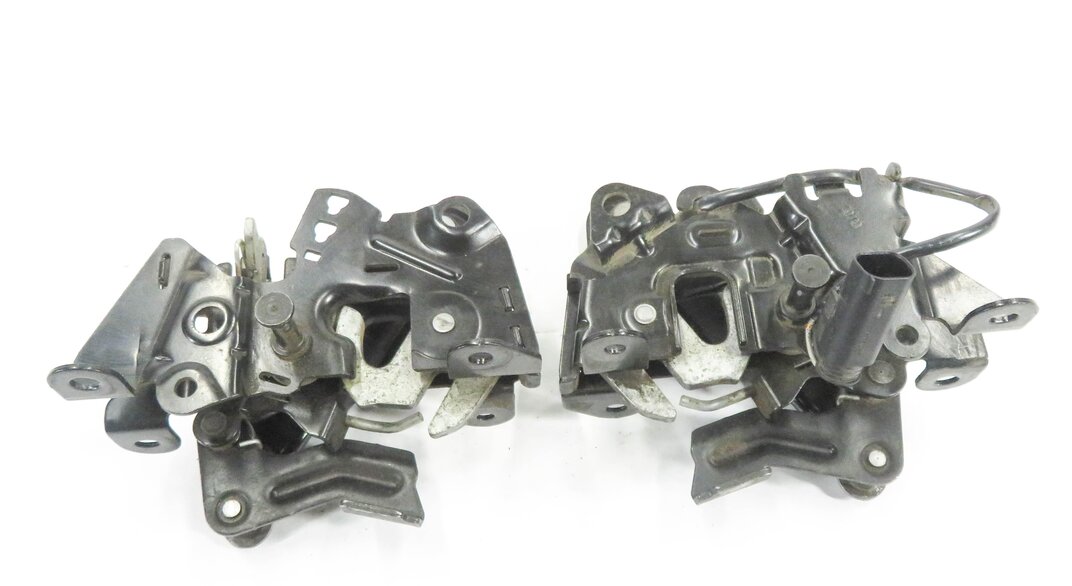 Thumbnail 4: 2011 BMW ACTIVE HYBRID 7 (F04) FRONT LEFT & RIGHT LOWER HOOD LATCH SET-2
