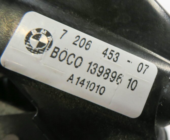 Thumbnail 6: 2011 BMW ACTIVE HYBRID 7 (F04) FRONT LEFT & RIGHT LOWER HOOD LATCH SET-2