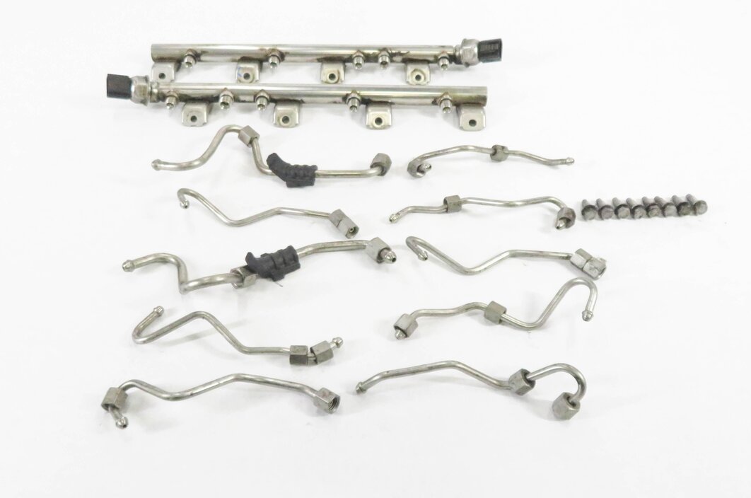 2011 BMW ACTIVE HYBRID 7 (F04) 4.4L N63 TWIN TURBO ENGINE INJECTION FUEL RAIL
