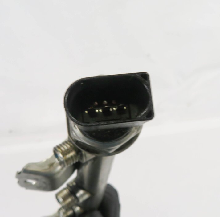 Thumbnail 5: 2011 BMW ACTIVE HYBRID 7 (F04) 4.4L N63 TWIN TURBO ENGINE INJECTION FUEL RAIL