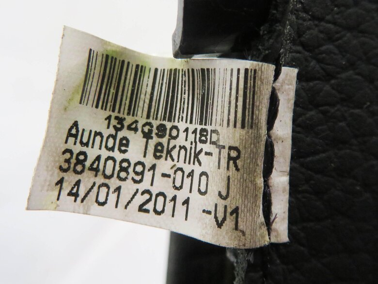Thumbnail 6: 2011 BMW 535i (F10) FRONT CENTER CONSOLE EDGE TRIM STRIP (BLACK LEATHER LCSW)