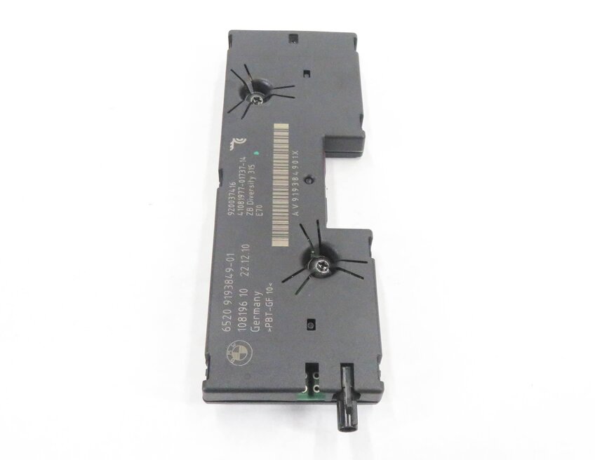 Thumbnail 3: 2011 BMW X5 (E70) RADIO STEREO ANTENNA DIVERSITY AMP AMPLIFIER MODULE