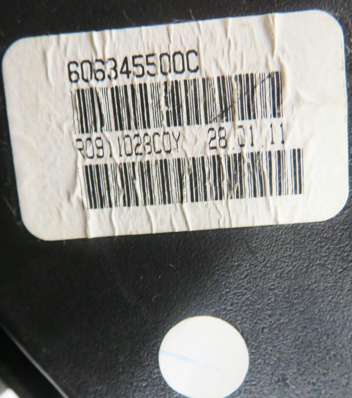 Thumbnail 5: 2011 BMW X5 (E70) REAR 2nd SECOND ROW - LEFT & RIGHT SEATBELT RETRACTOR (BLACK)