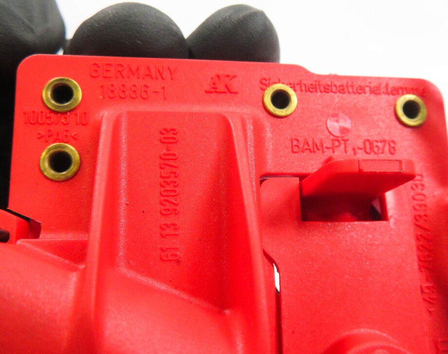 Thumbnail 6: 2011 BMW X5 (E70) POST TERMINAL POSITIVE BATTERY CABLE LEAD (SRS)