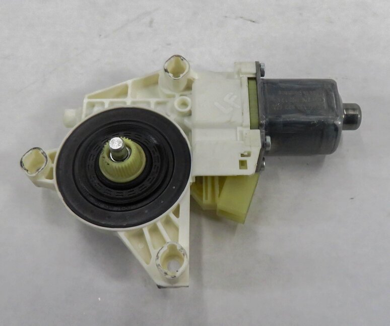Thumbnail 4: 2008-2016 MB C230 C250 C300 C350 C63 E350 E500 E550 E63 LEFT FRONT WINDOW MOTOR