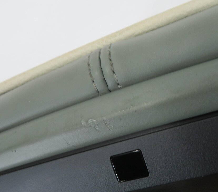 Thumbnail 8: 2006 RANGE ROVER (L322) RIGHT PASSENGER HEADREST w/ SCREEN (OXFORD LEATHER)
