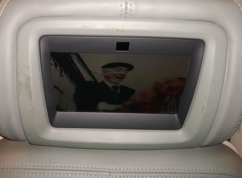 Thumbnail 2: 2006 RANGE ROVER (L322) LEFT FRONT DRIVER HEADREST w/ SCREEN (OXFORD LEATHER)